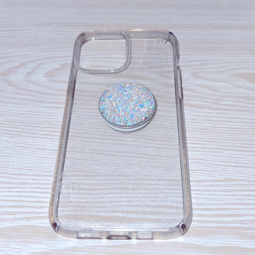 Clear Speck iPhone 12 Max Pro case with pop socket